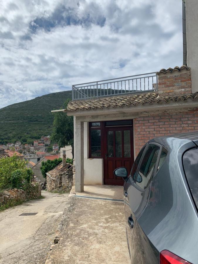 Stonehouse Vis Apartment Exterior photo